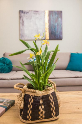 Miltonia Apartment
